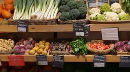 674-biocoop-marseille-la-joliette-magasin-bio-poireau-chou-fruit-legume-saison-local.webp